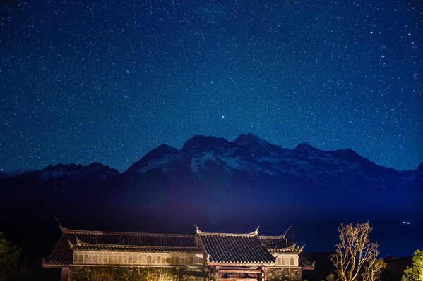 酒店夜晚漫天繁星